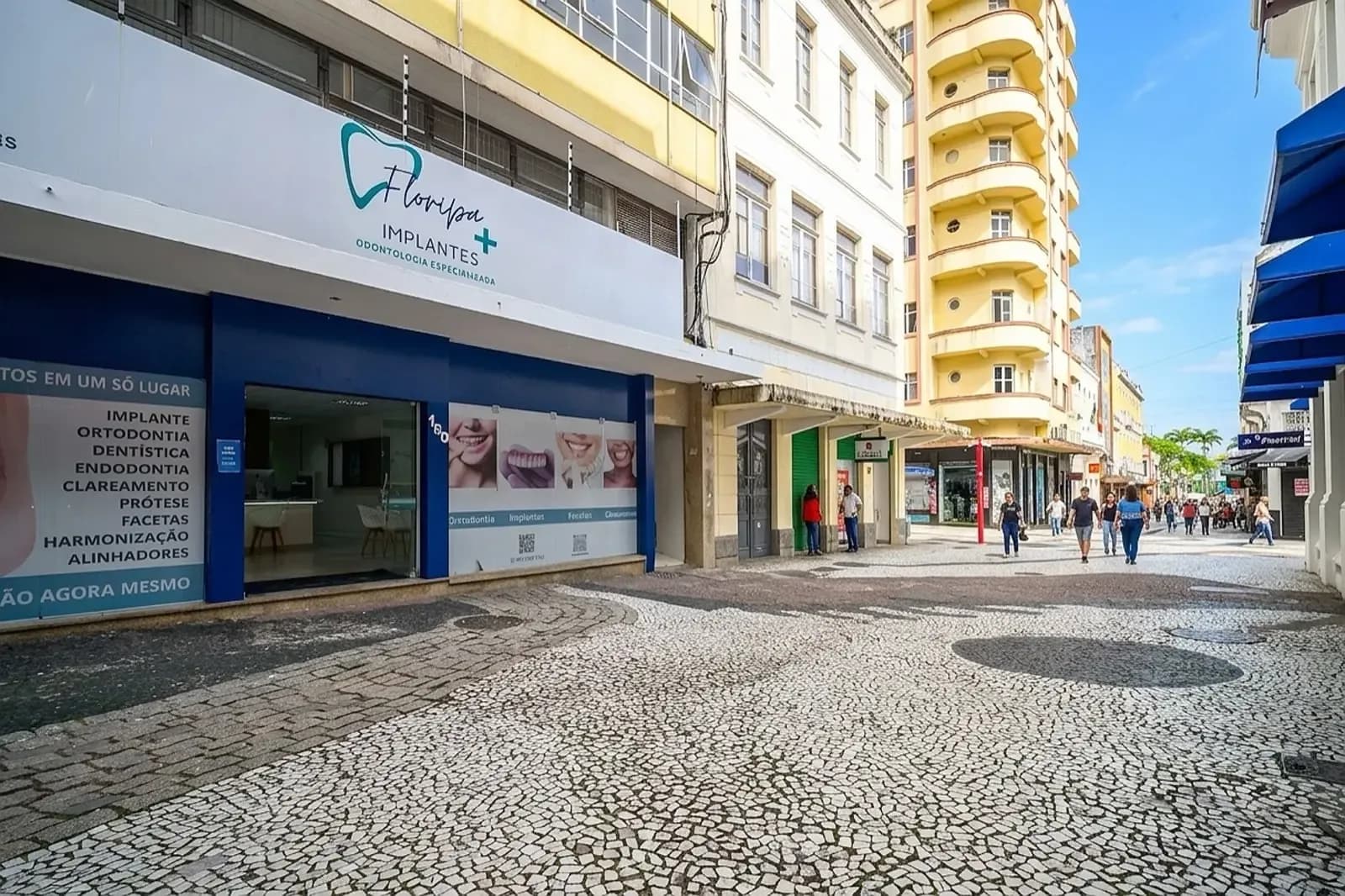 Fachada e entorno