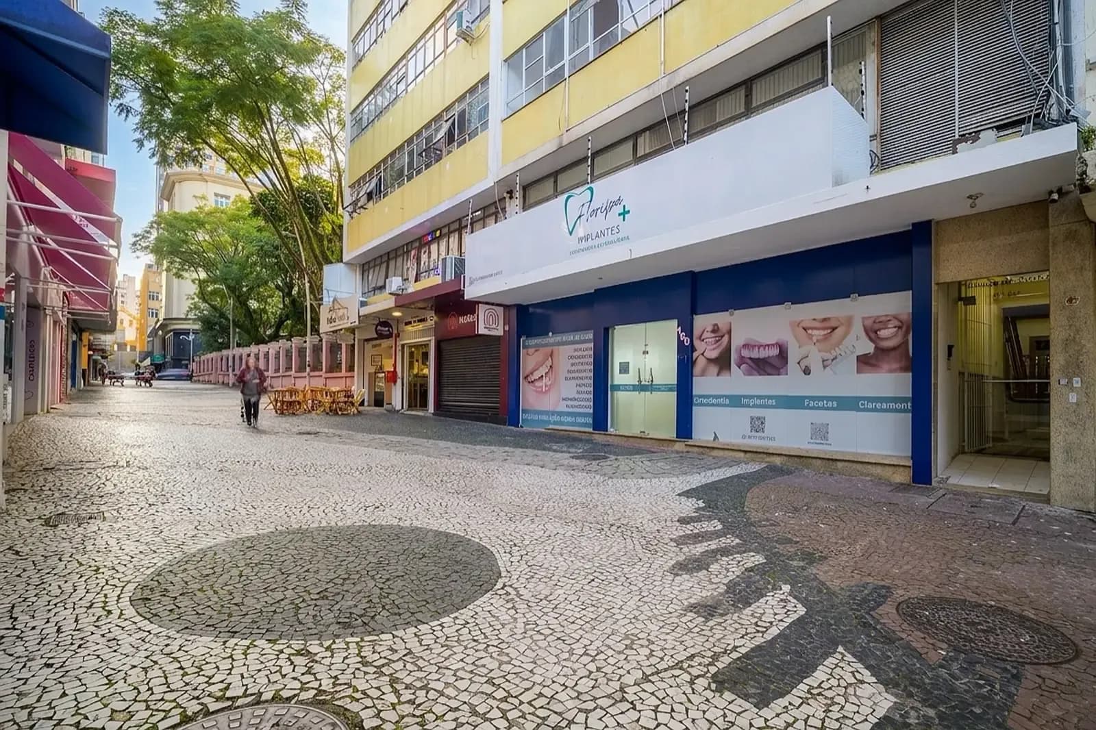 Fachada, entorno e vista cidade